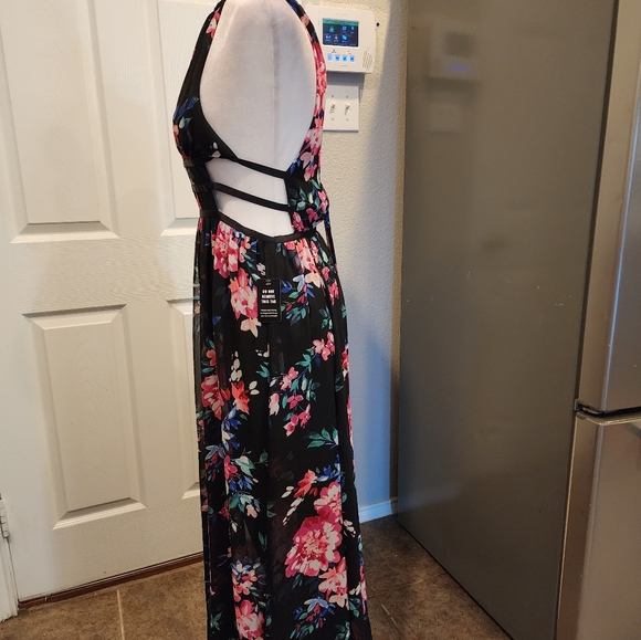 NWT Maxi Dress - Picture 3 of 4
